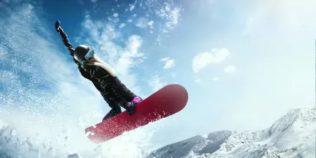 Sprzęt do surfingu, narciarstwa i innych sportów – jak go ubezpieczyć?